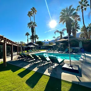 Vista Grande - A Gay Men's **** Palm Springs